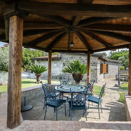 Вилла La Pace *